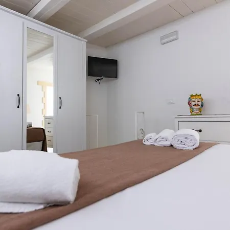 Made In Ortigia Apartments Syracuse Esterno foto